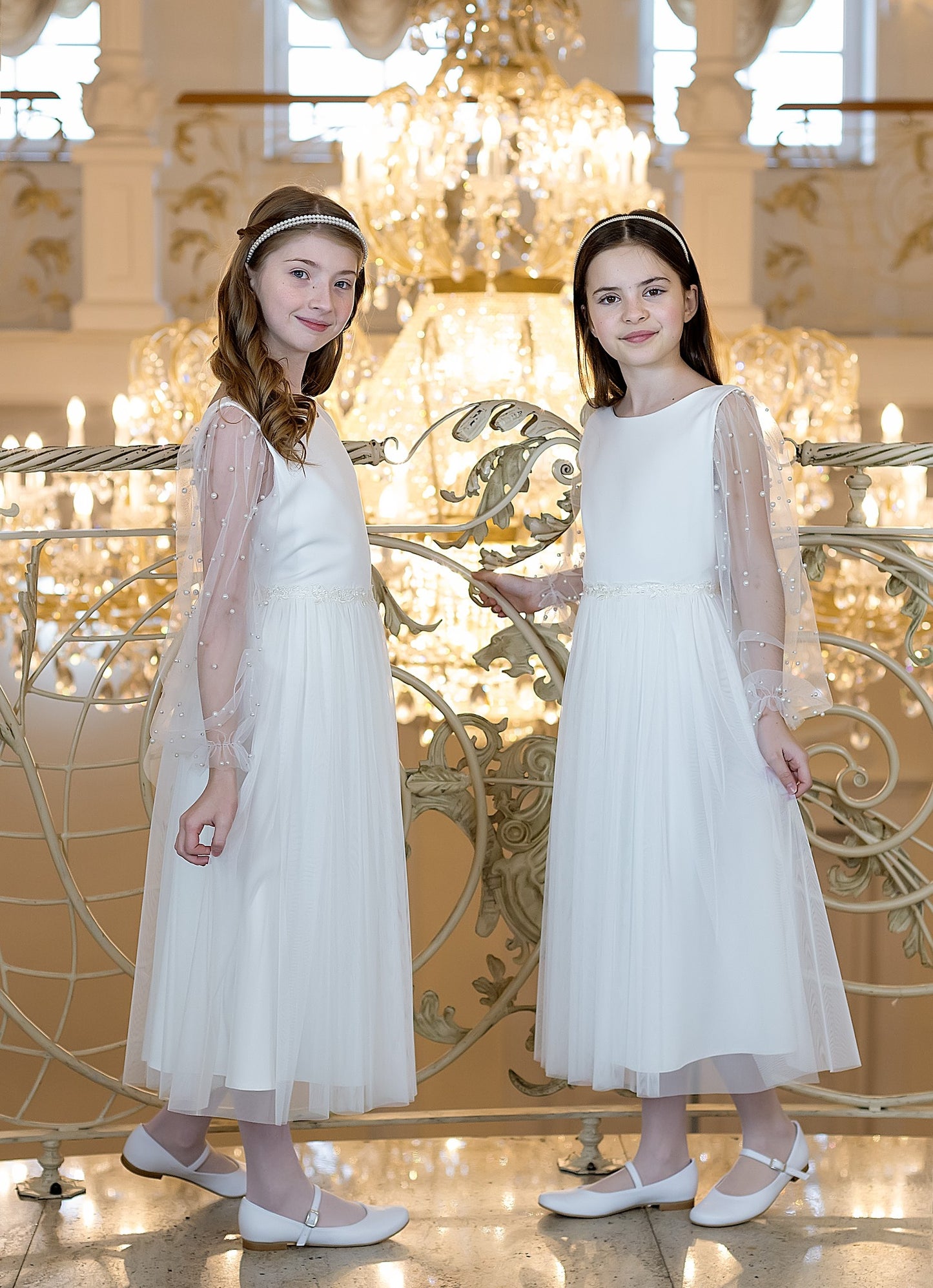 Elegancka Sukienka komunijna z perełkami na rękawach śmietanka