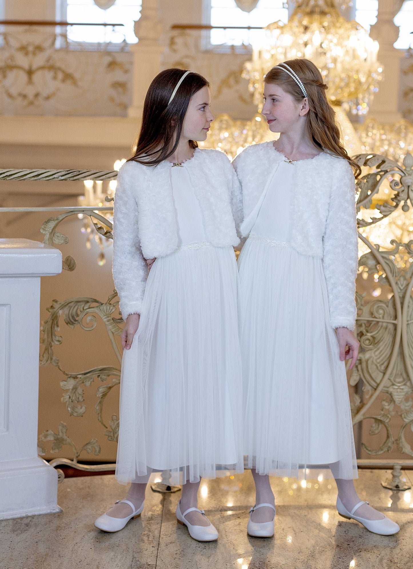 Sukienka komunijna biała rękaw do łokcia elegancka
